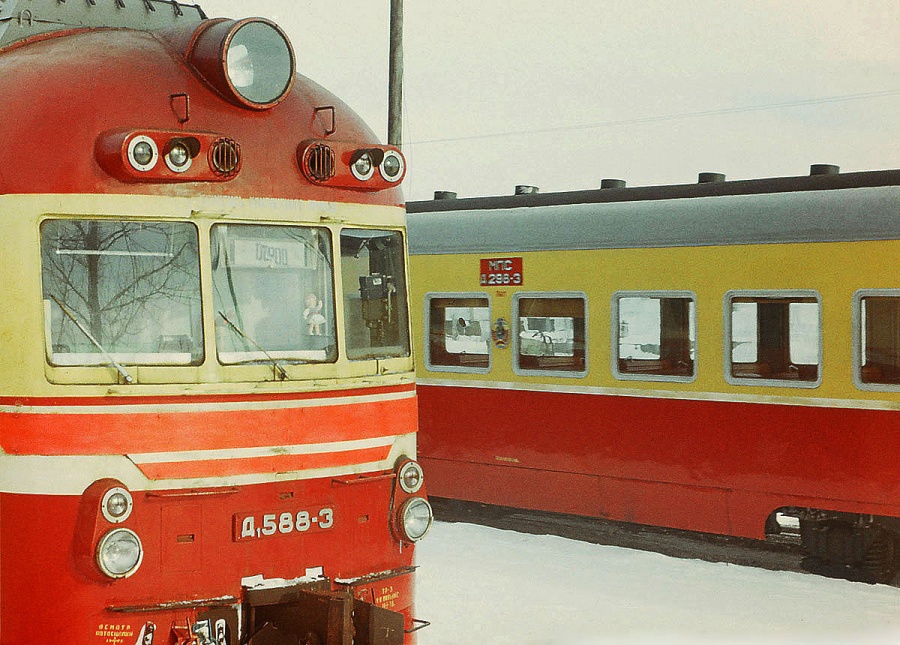 D1-588-3 & D1-298-3
01.1978
Tallinn-Väike depot
