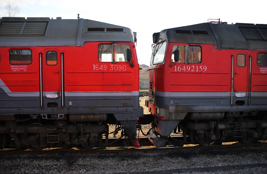 2TE116U-0157 (Russian loco) + 2TE116U-0110 (Russian loco)
31.03.2017
Narva
