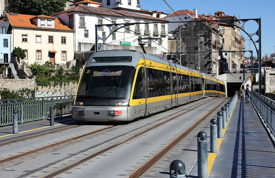Bombardier Flexity Outlook No. 051/068
27.05.2015
Porto, the bridge of Luiz I
