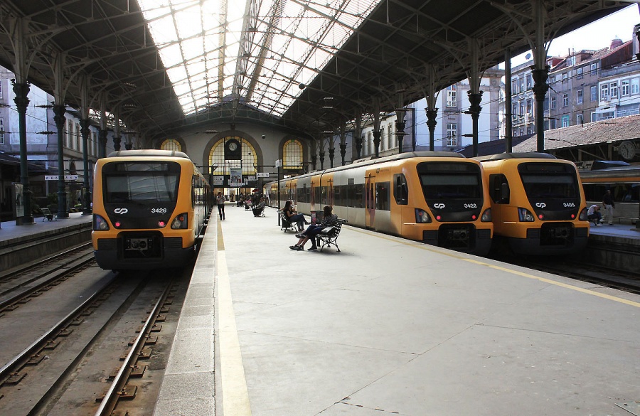 EMU 3400 series No. 3426 & 3422 & 3405
27.05.2015
São Bento Railway Station, Porto 
