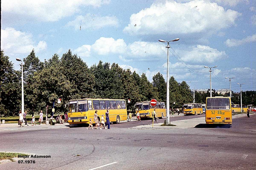 Ikarus 260s
07.1976
Tartu bus station
