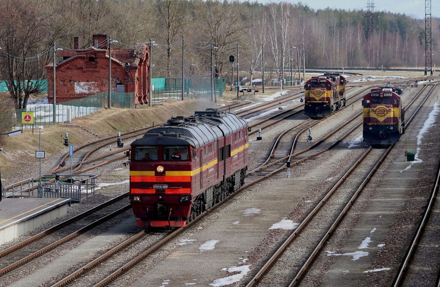 2TE116-1050 (Latvian loco) & C36-7i-1523, 1537
28.02.2019
Valga
