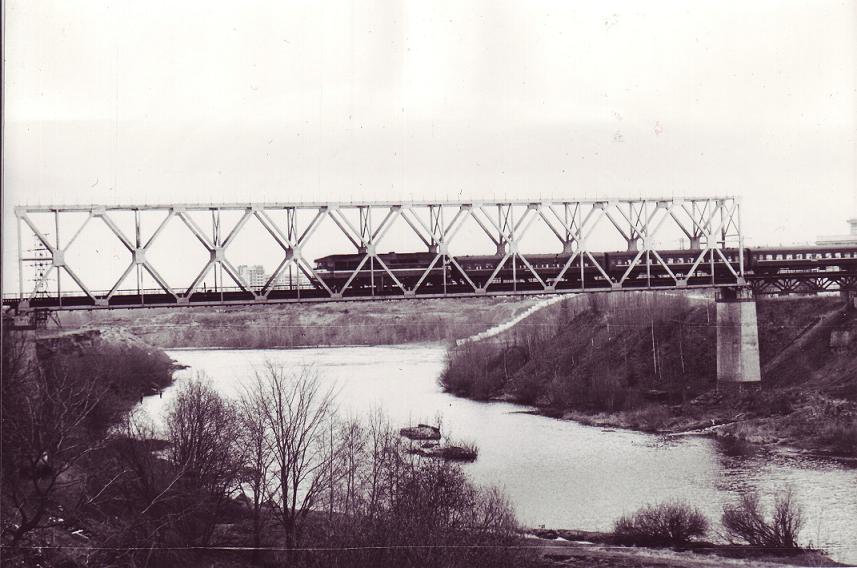 TEP70-0041 (Russian loco)
23.04.1987
Narva bridge
