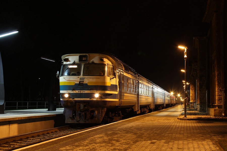 DR1A-252 (EVR DR1B-3707/3708) during last run of the train (0014 Tallinn-Tartu)
31.12.2013
Tapa
