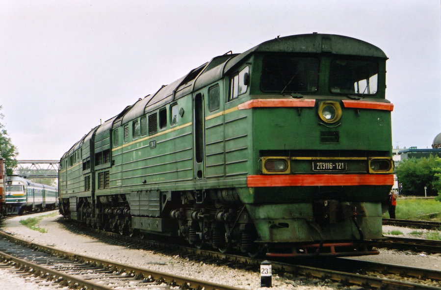 2TE116- 121 (Russian loco)
11.08.2005
Narva
