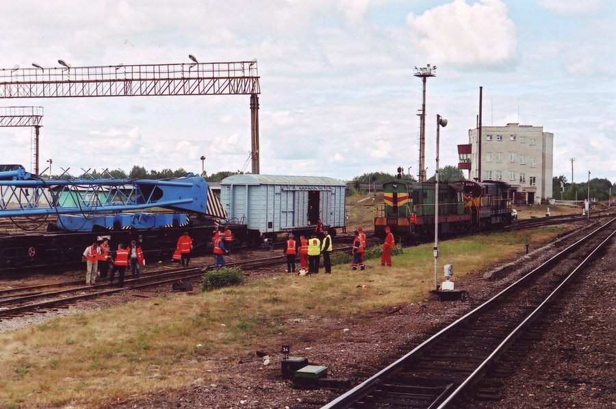 ČME3-4208 (EVR ČME3-1322) derailed
20.07.2006
Tapa
Võtmesõnad: accidents