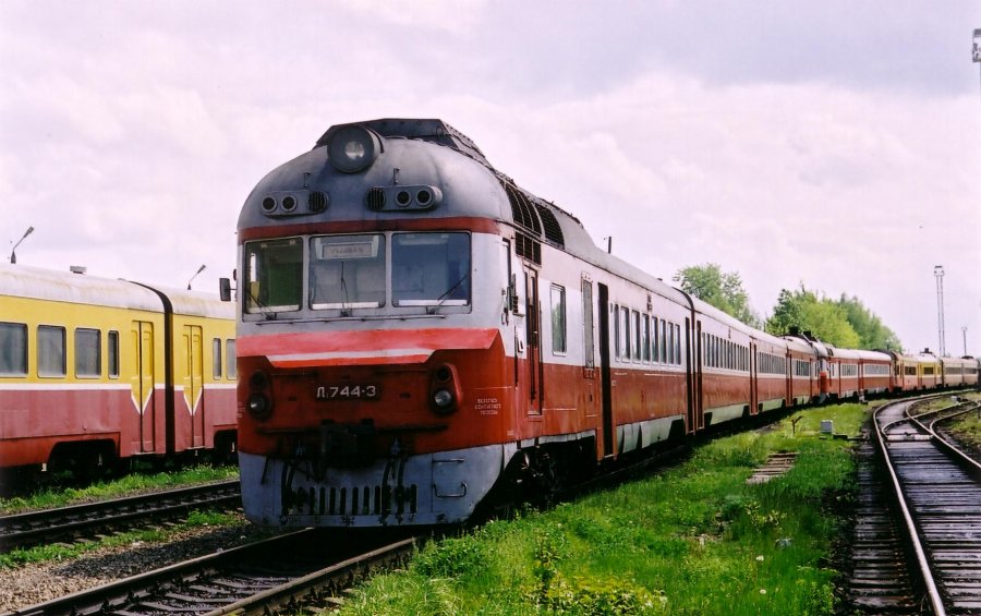D1-744
28.05.2004
Uzlovaja depot
