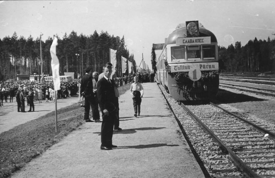 D1-465
23.07.1971
Pärnu-Kaubajaam, first 1520 mm Tallinn-Pärnu train
