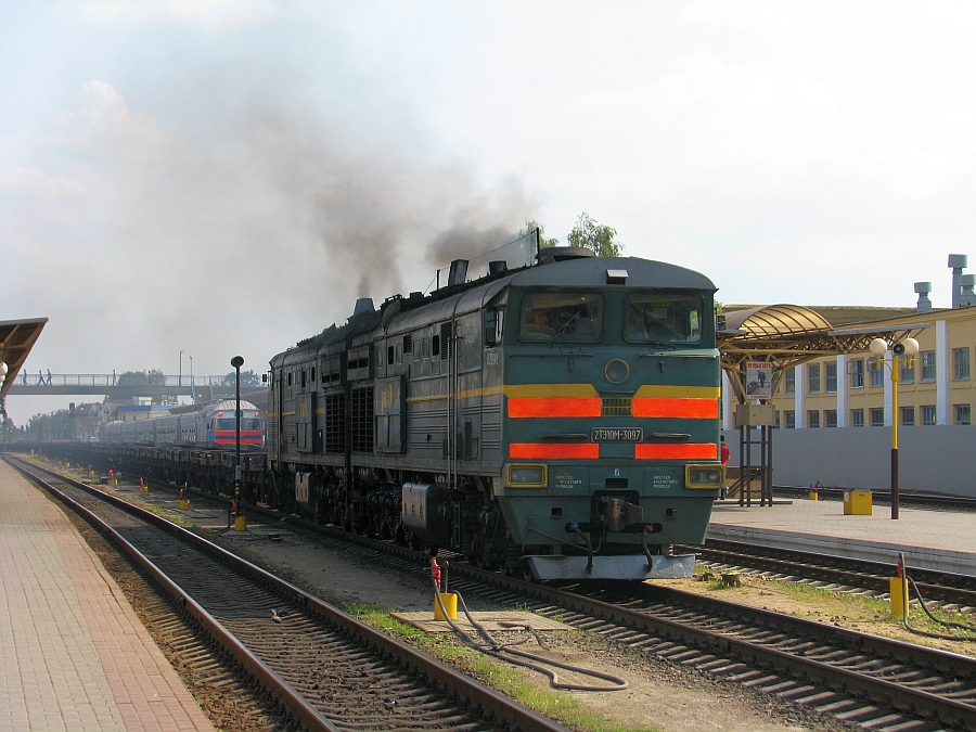 2TE10M-3097 (Russian loco)
05.07.2010
Gomel
