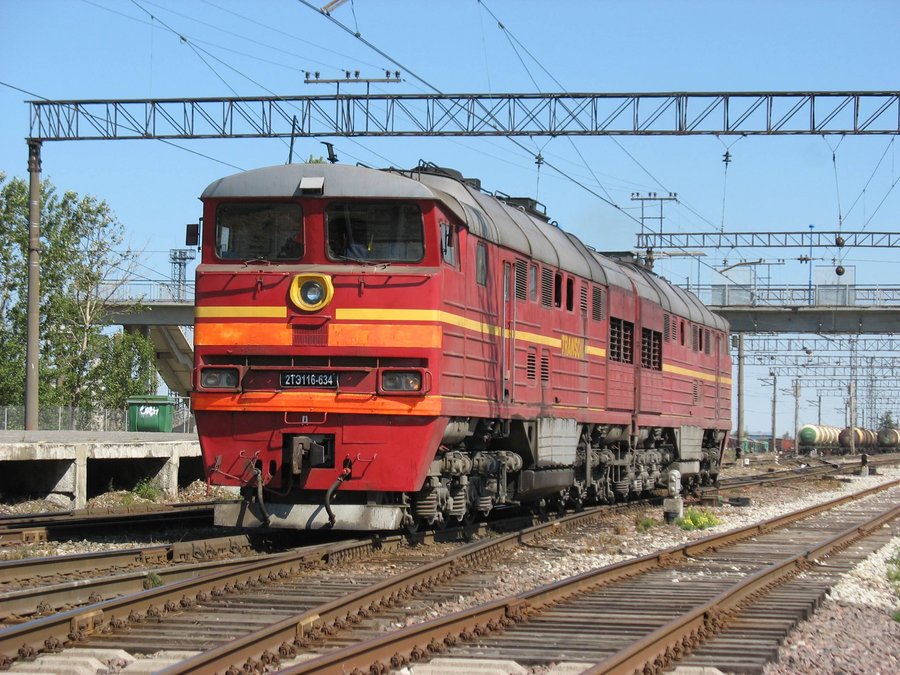 2TE116- 634 (ex. Estonian loco, EVR 2TE116-1421/1422)
25.07.2006
Ülemiste
