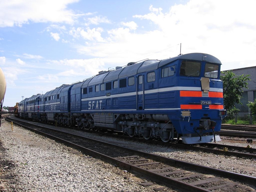2TE116- 892+ 888 (Russian locos)
08.07.2005
Tartu
