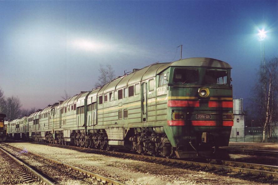 2TE116- 220 (actual 2TE116- 445/461, Russian loco)
29.03.2007
Narva
