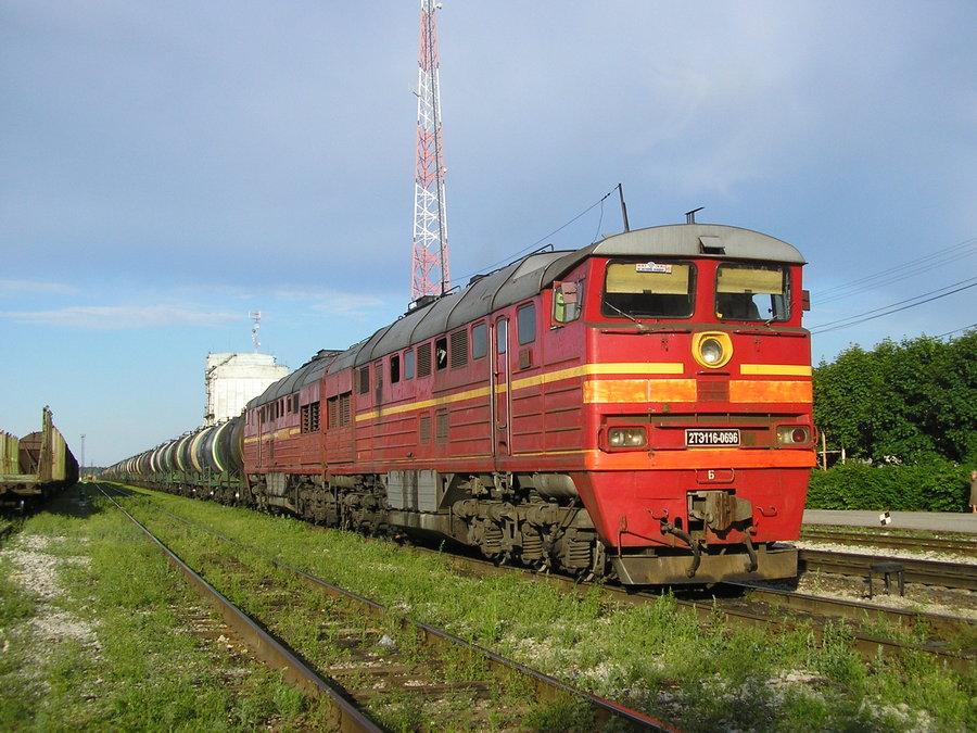 2TE116- 696 (ex. Estonian loco, EVR 2TE116-1427/1428)
09.07.2006
Rakvere
