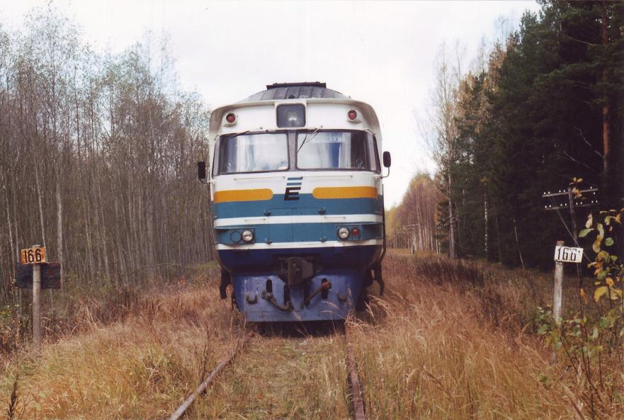 DR1A-229
13.10.1999
Mõisaküla, border of "Edelaraudtee" and "Latvijas Dzelcels"
