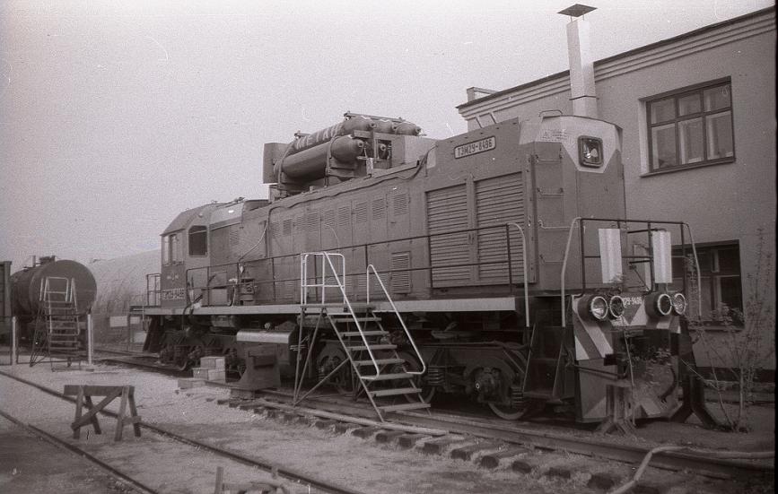 TEM2U-8496 methane loco
05.1987
Scherbinka, Moscow

