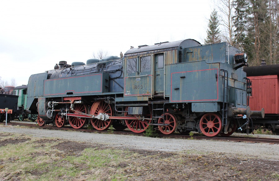Pr2-1800
09.05.2015
Haapamäki
One of the locos, which never arrived to Estonia.
Eestisse tulema pidanud vedur seeriast Kk 2.

