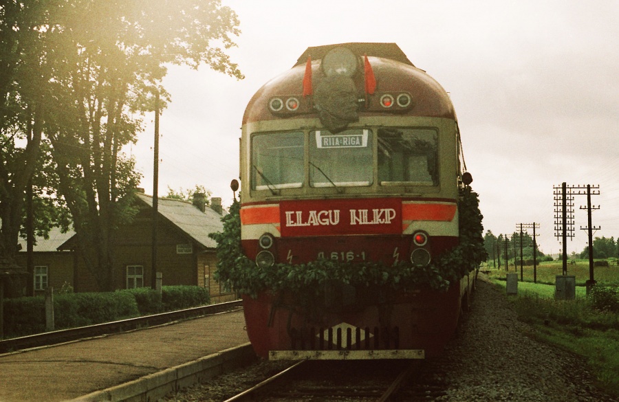 D1-616
17.07.1981
Hagudi
Opening of Tallinn - Pärnu - Rīga DMU train
