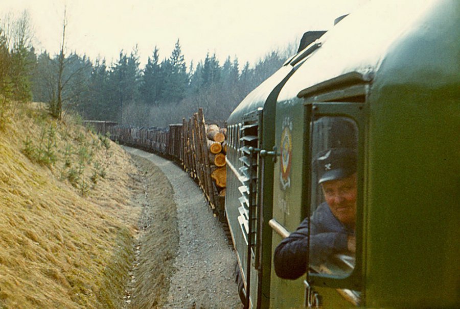 TU2-251 hauling freight train
17.04.1973
Loodi - Viljandi
