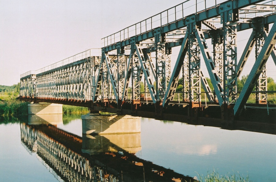 South Bug river bridge
02.07.2002
Haivoron
