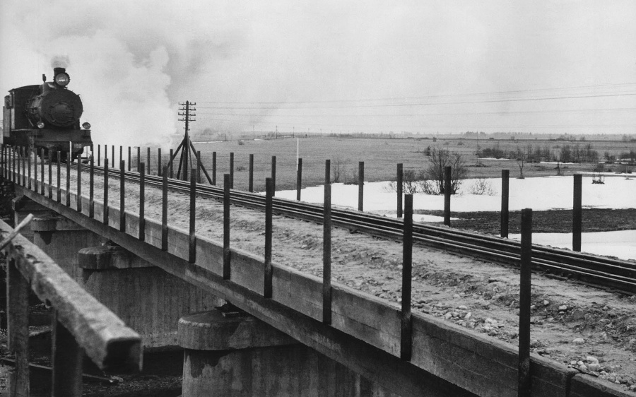 Sk-160
1954
Türi
Opening of new ferro-concrete railway bridge.
Uue raudbetoonist raudteesilla avamine.
