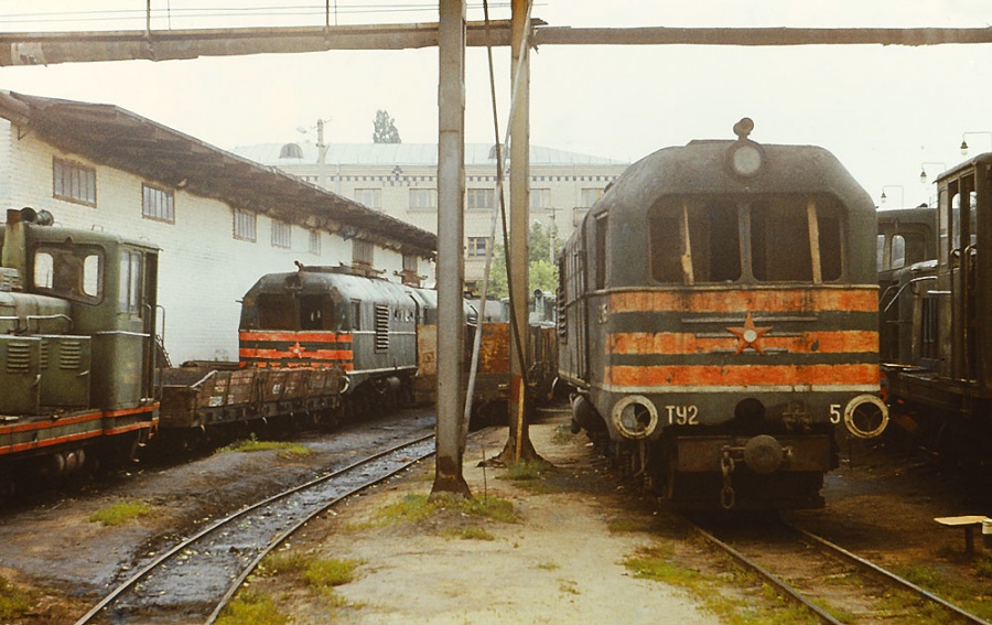 Gaivoron locomotive repair plant
18.06.1982
Smashed TU2 locomotives from Atbasar depot, Kazakhstan. At this time withdrawing them was forbidden but the locomotives became like these after every major repair.
