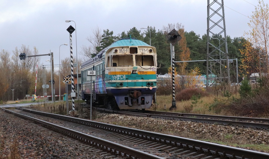 DR1A-229-1 and DMU cars last ride to scrapyard
31.10.2019
Liiva - Ülemiste

