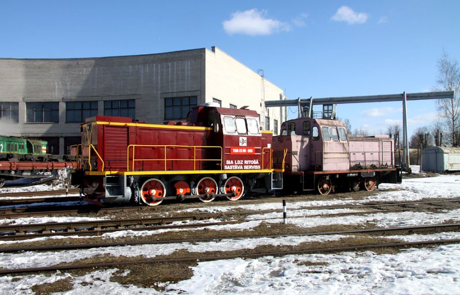 TGM23B-665 & TGM23V48-2601
22.03.2013
Riga-Škirotava depot

