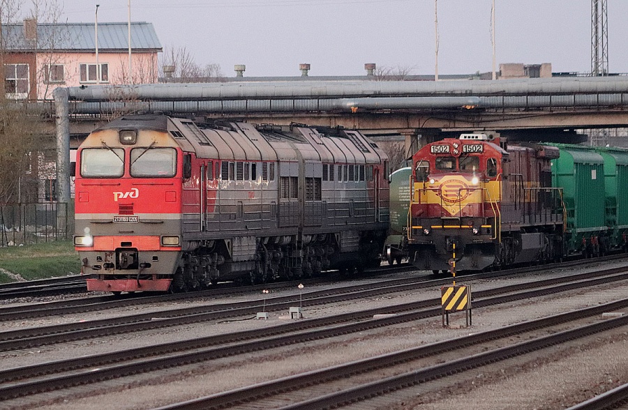 2TE116U-0209 (Russian loco)  & C36-7i-1502
23.04.2019
Narva
