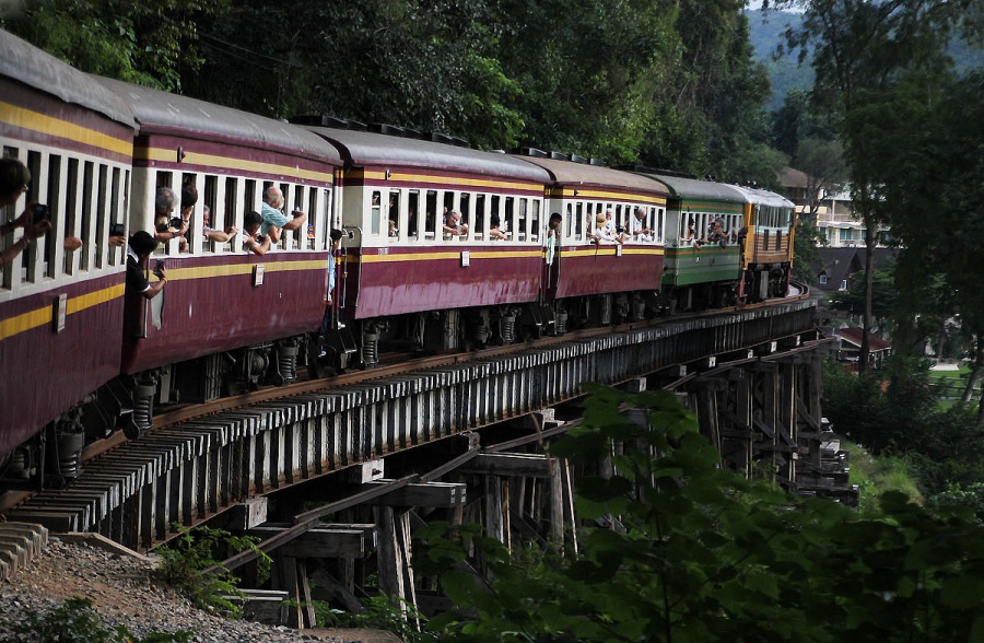 Crossing the Wampo Viadukt
24.11.2016
Thai-Burma (Death) railway
