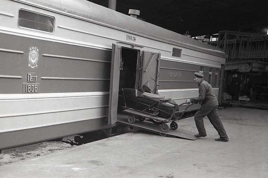 Baggage loading 
04.1974
Tallinn- Balti
